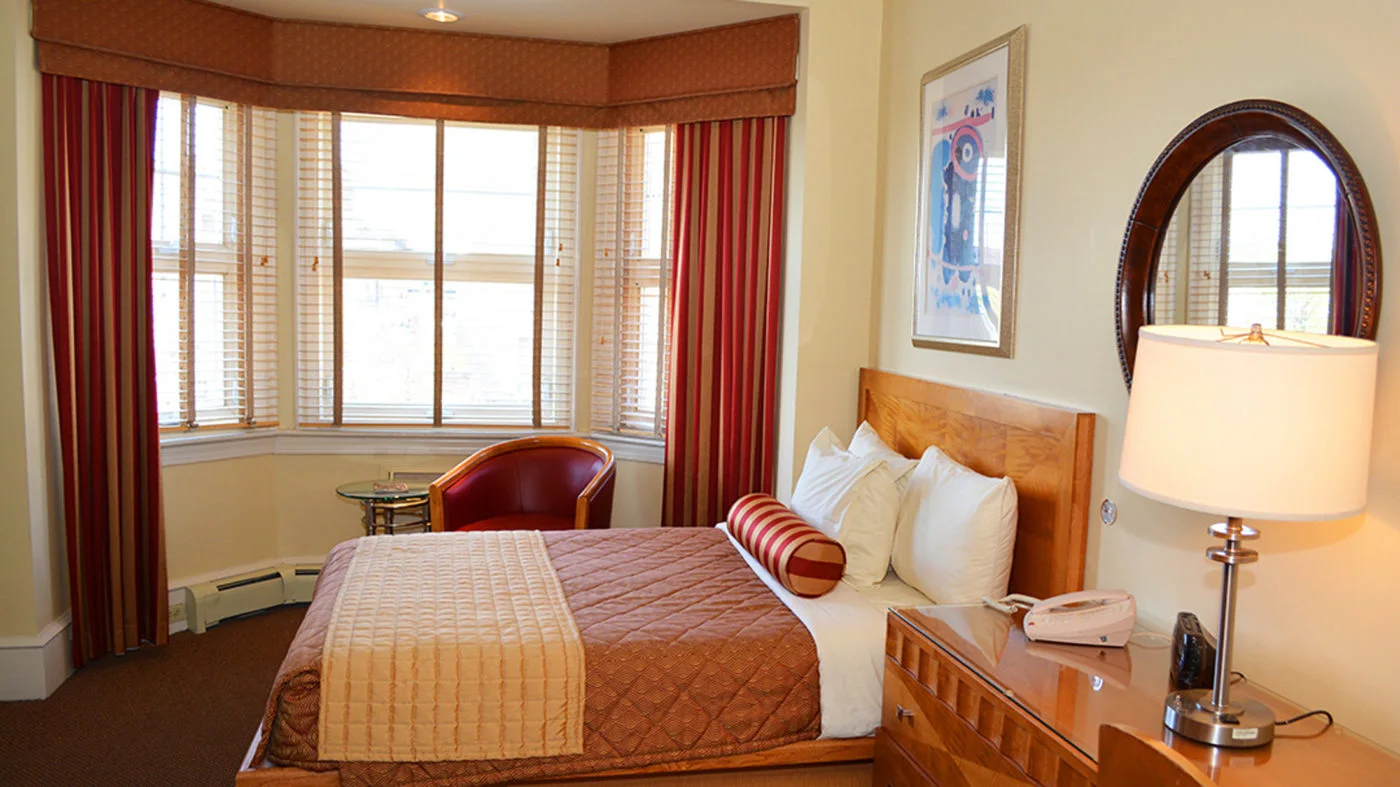 Guest room at Alexander Inn in Philadelphia