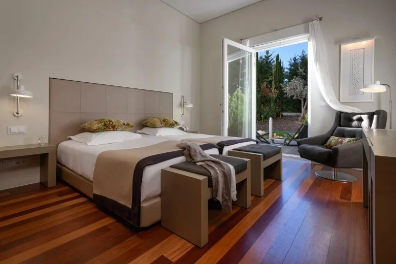 Guest room at M’AR De AR Aqueduto