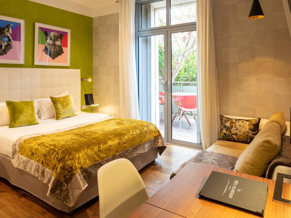 Guest room at Hôtel des Arceaux in Montpellier