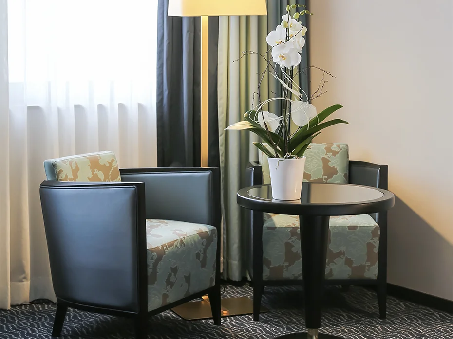 Guest-room seating area at Le Royal Luxembourg