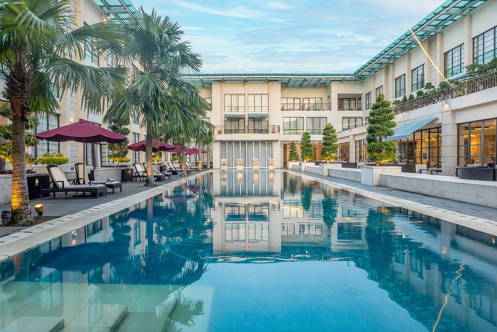Courtyard swimming pool at Aryaduta Medan