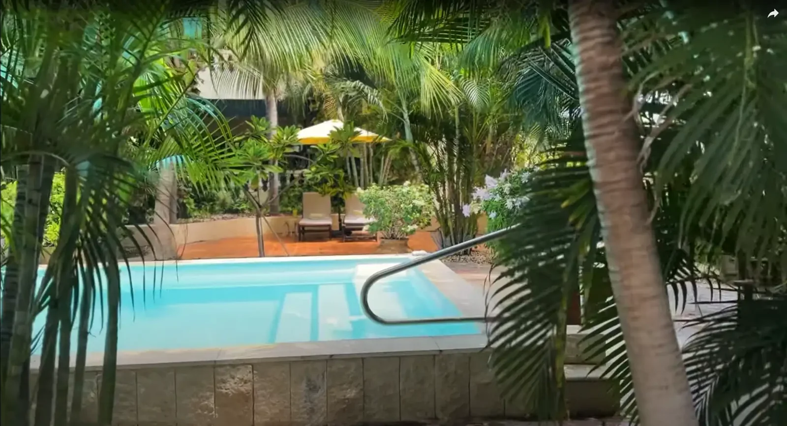 Garden pool at Wonders Boutique Hotel
