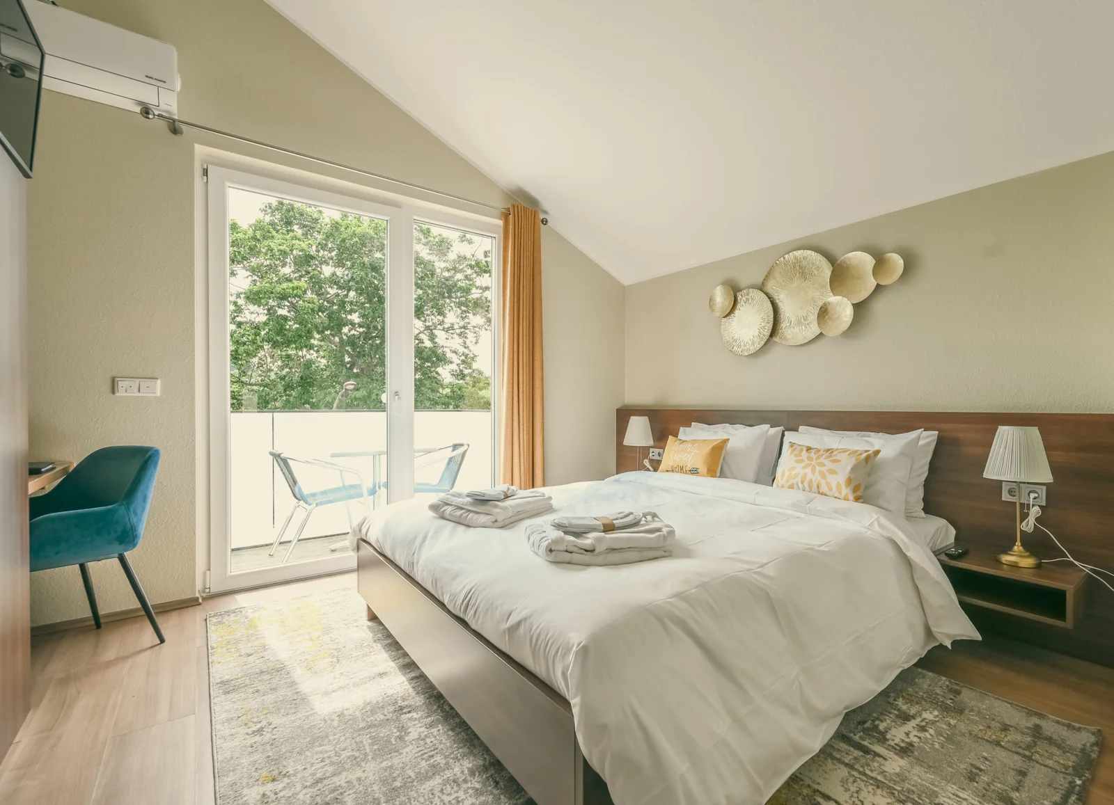 Guest room at CASA49