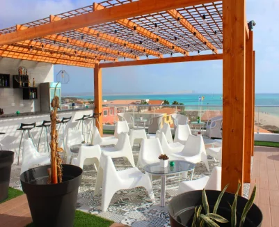 Sea-view terrace at Ouril Hotel Agueda