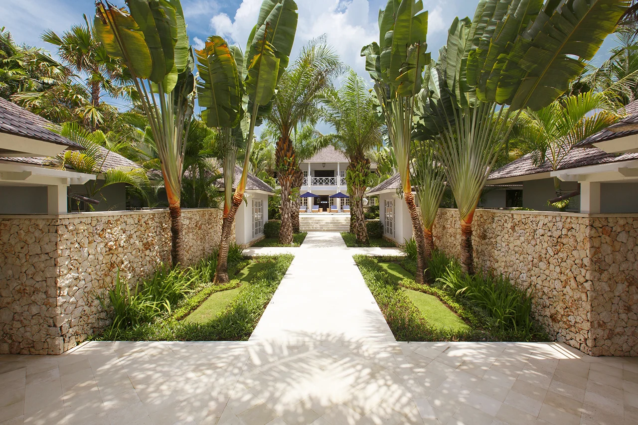 Villa gardens at The Ungasan Clifftop Resort