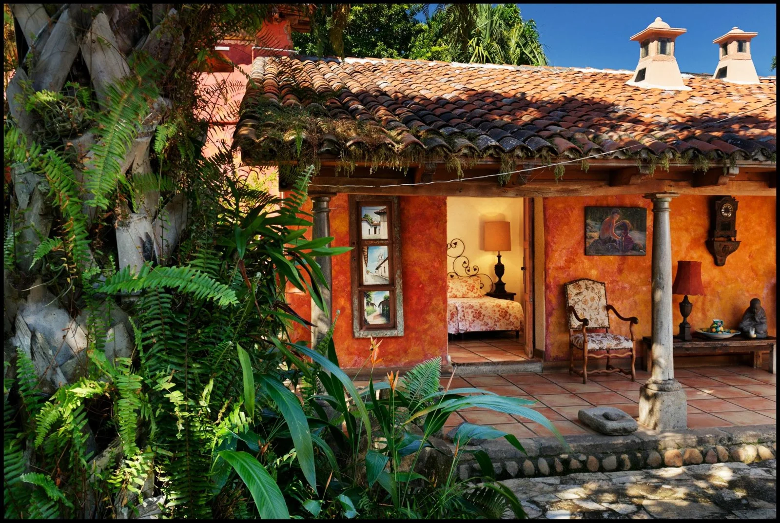 Garden courtyard at Los Almendros de San Lorenzo