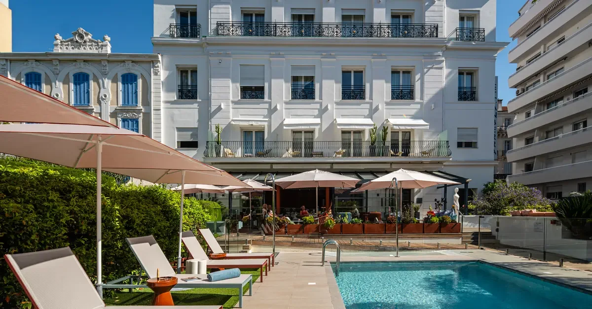Pool at Hôtel Le Canberra in Cannes