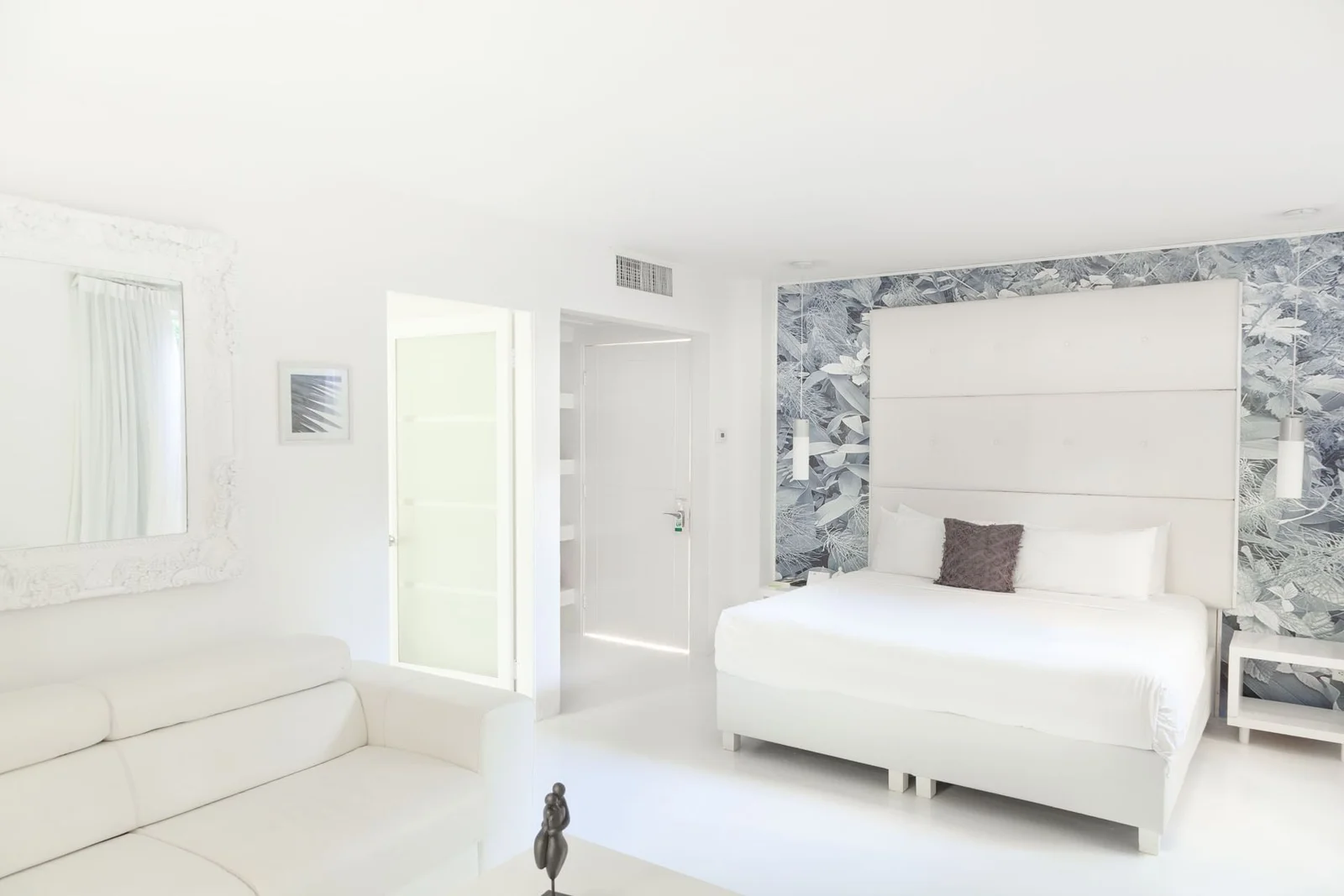 Guest room at Le Cameleon Boutique Hotel