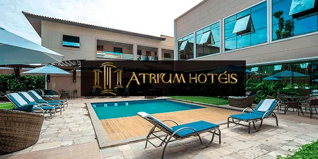 Courtyard pool at Atrium Hotel Quinta de Pedras