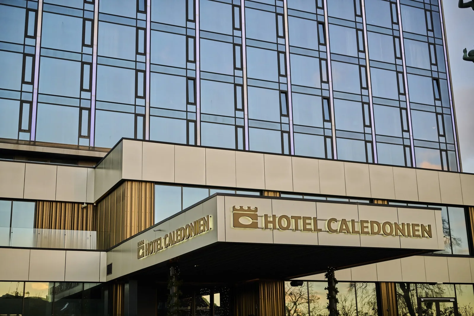 Hotel Caledonien exterior