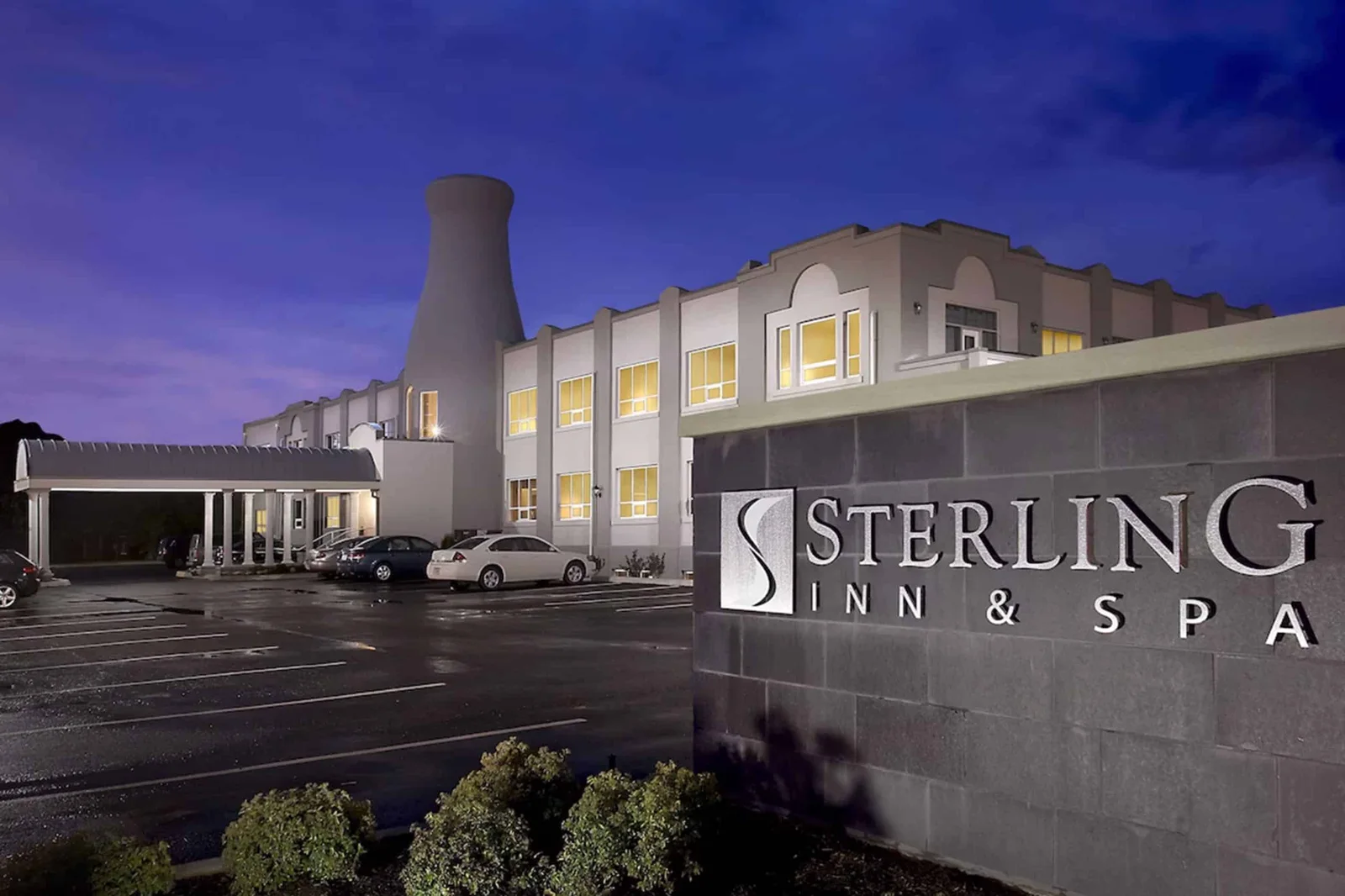 Exterior of Sterling Inn and Spa at night