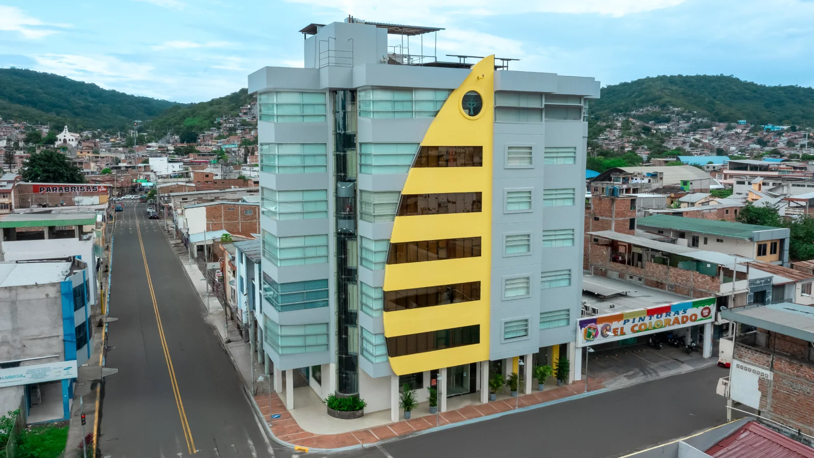 Exterior of Hotel Ceibo Dorado