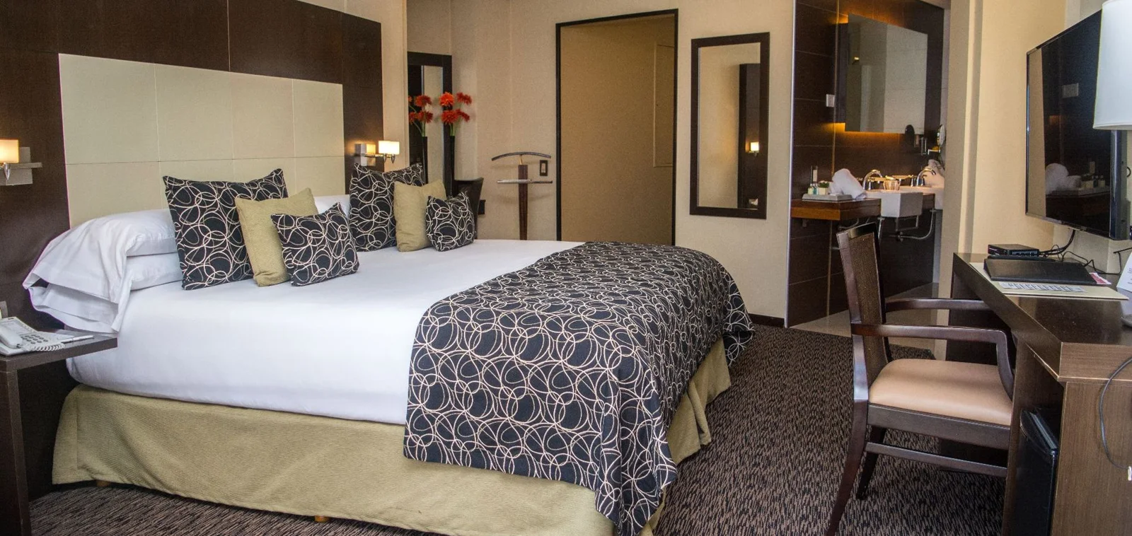 Guest room at Del Bono Park Hotel