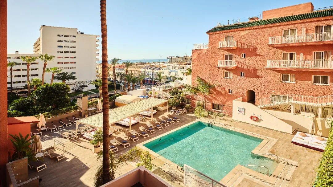 Pool at Hotel Fénix Torremolinos