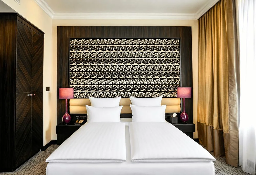 Guest room at Steigenberger Icon Grandhotel Handelshof