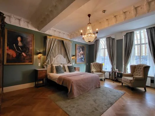 Guest room at Huys van Leyden