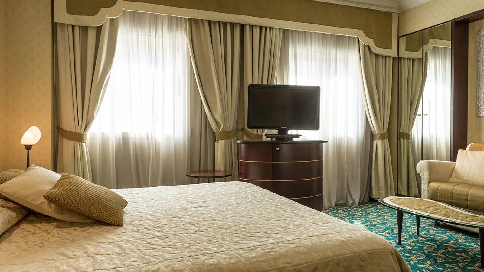 Guest room at Hotel Millenn in Bologna