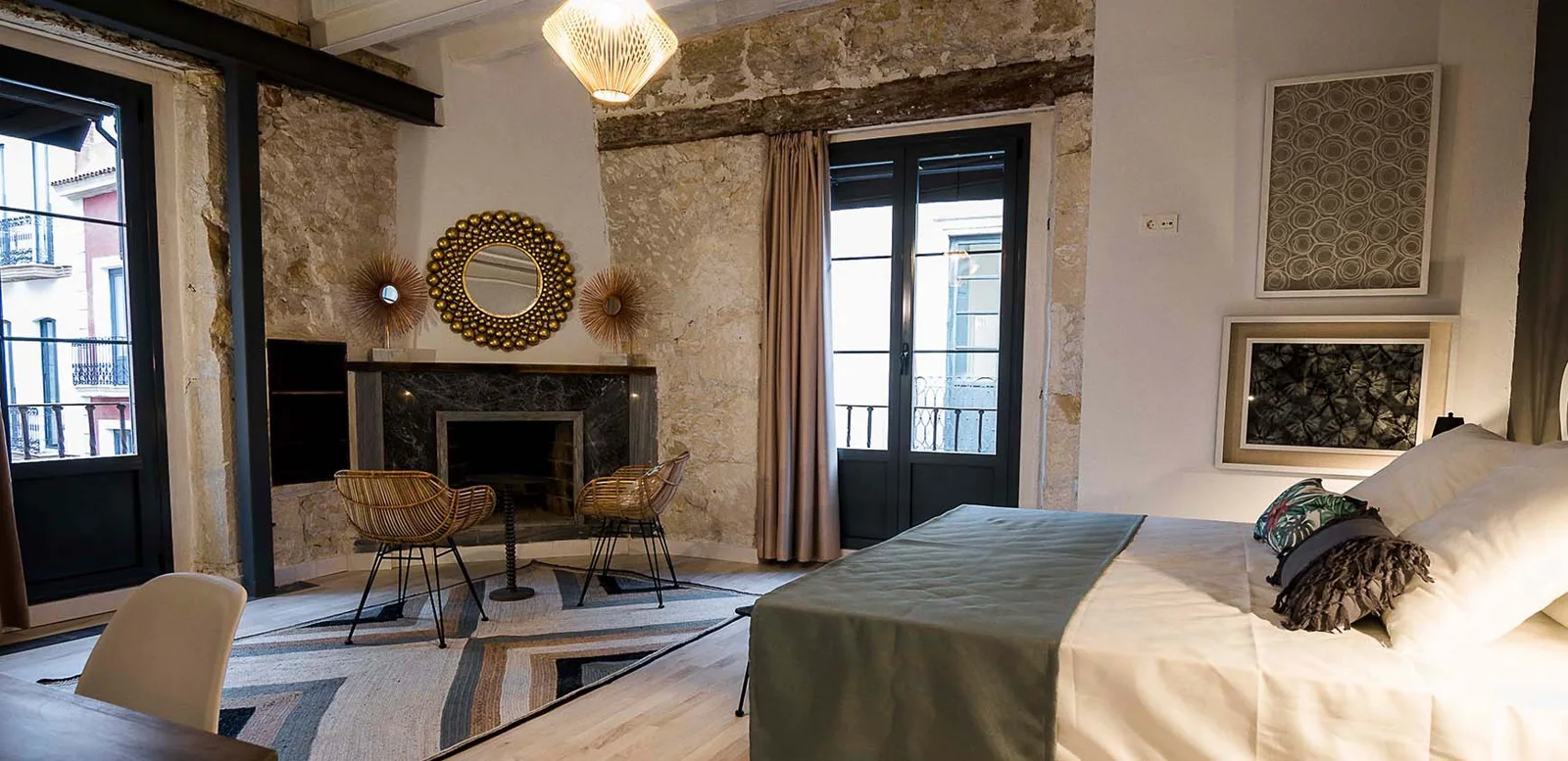 Guest room at Hotel Boutique Alicante Palacete S.XVII