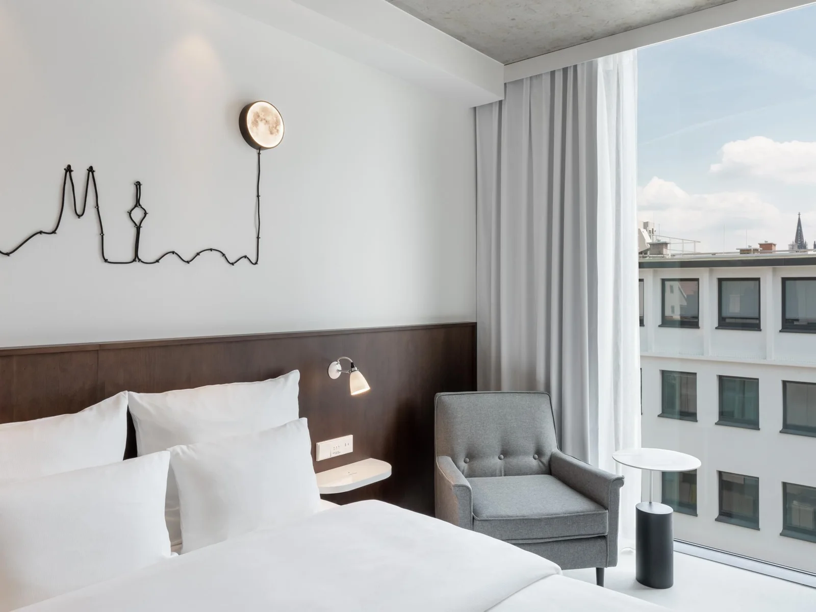 Guest room at Ruby Ella Hotel Cologne