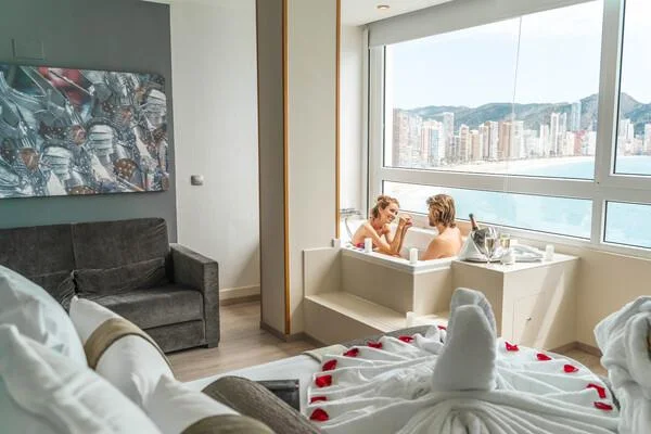 Sea-view guest room at Hotel Villa Venecia in Benidorm