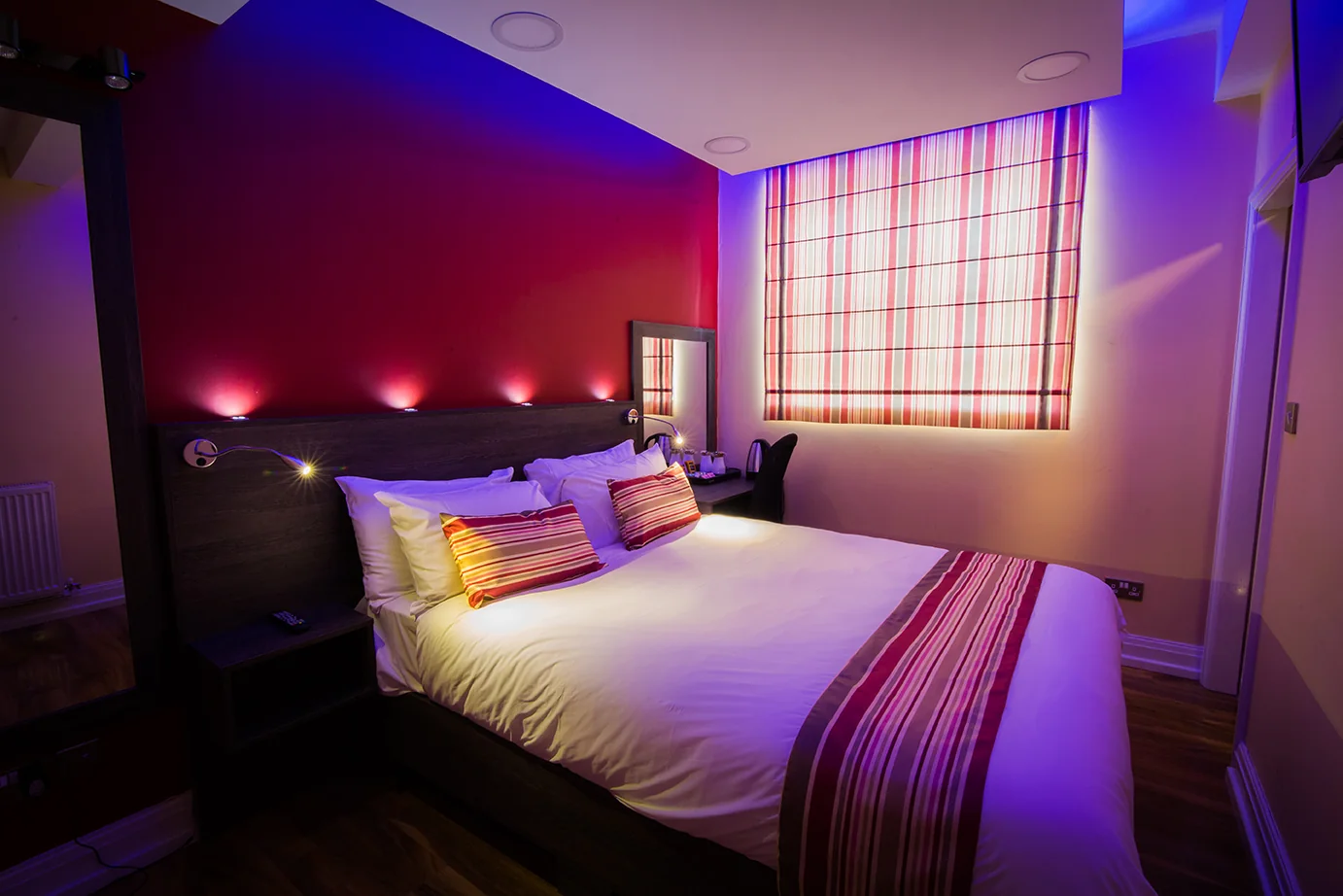 Guest room at Ville Hotel Manchester
