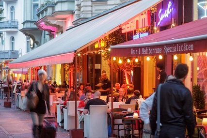 Cafés and street life around Winterfeldtplatz in Berlin-Schöneberg